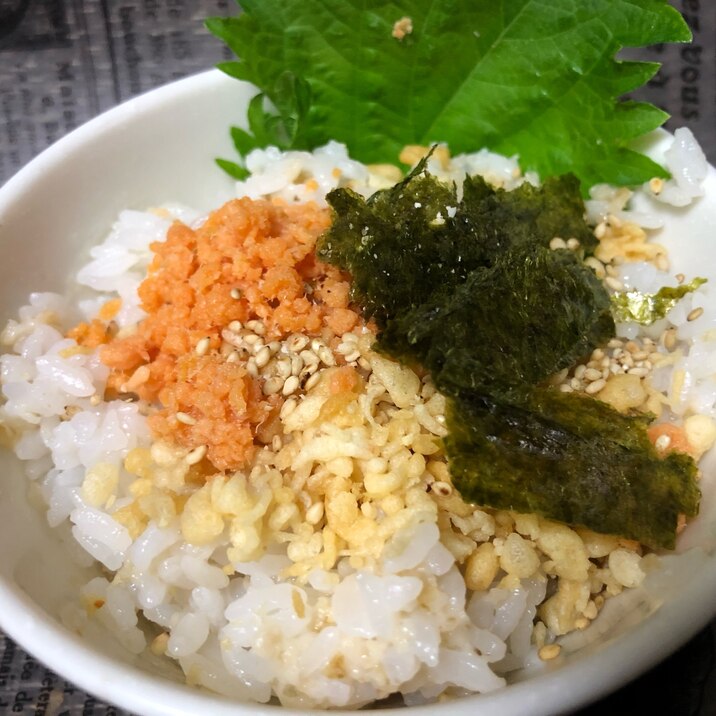 朝ごはんに♪天かす&鮭のボリューミー大葉丼